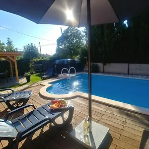  Apartment Lana Apartman