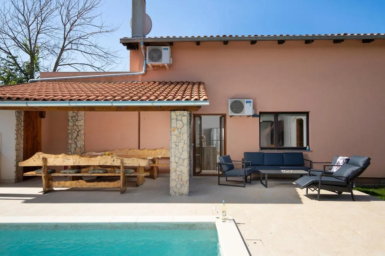 Villa Holiday Home Franika Medulin